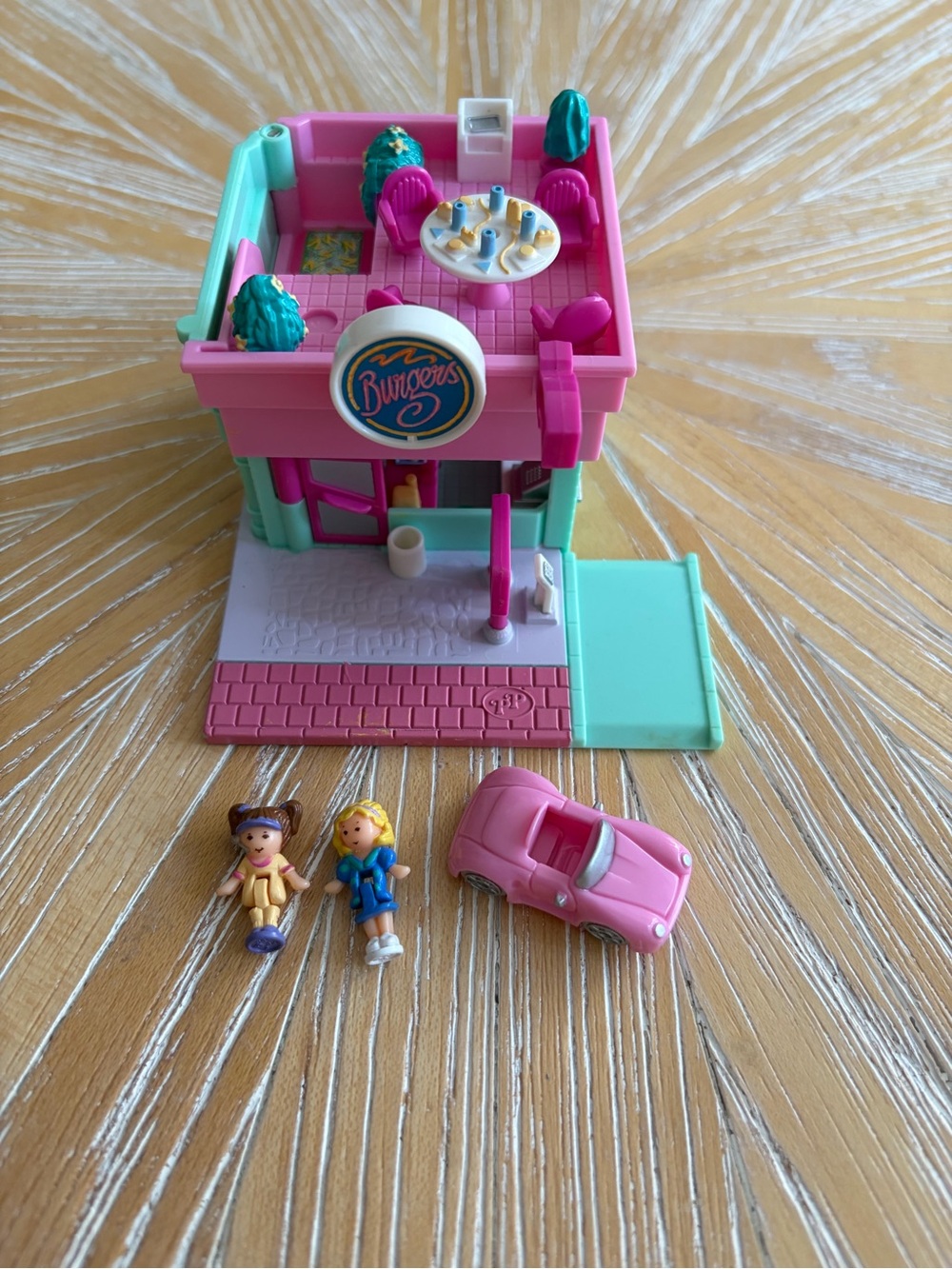 1994 Drive-Thru Burger Stand Polly Pocket Bluebird dolls car